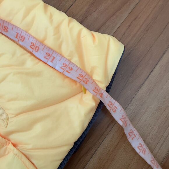 Women Lululemon Glacier Vest Puffer Vest in Fire Rapid Yellow Size 8 - Picture 4 of 9